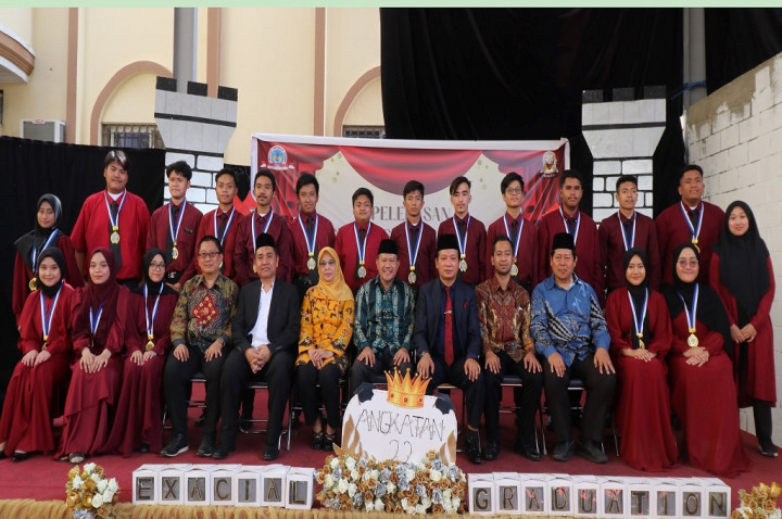 Puluhan Siswa Kelas XII Sekolah Indonesia Jeddah Rayakan Kelulusannya