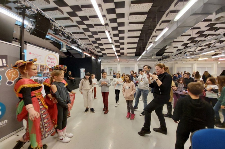 'Let's Explore Indonesia' Kenalkan RI kepada Anak-Anak Sekolah di Kroasia