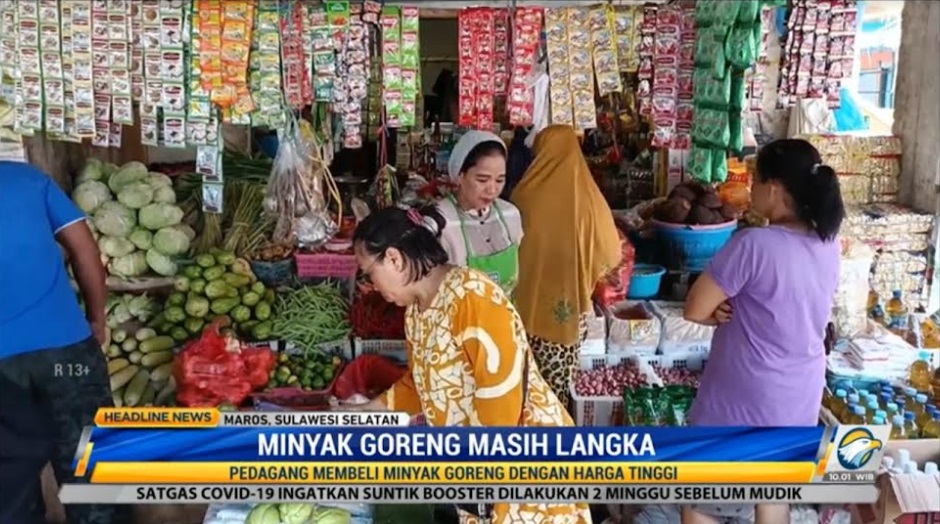 Pedagang terpaksa membeli minyak goreng dari pedagang lain dengan harga yang lebih tinggi. Metro TV