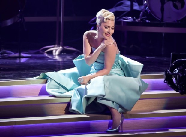 Lady Gaga dalam Grammy Awards 2022. Matt Winkelmeyer/Getty Images