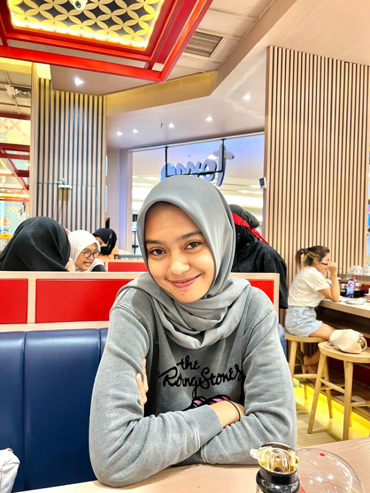 Mahasiswa Termuda Unair, Ratu Lolos SNMPTN di Usia 14 Tahun