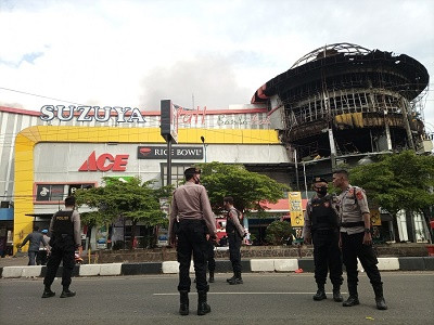Sejumlah Ruangan di Suzuya Mal Terkunci Penyebab Api Sulit Padam