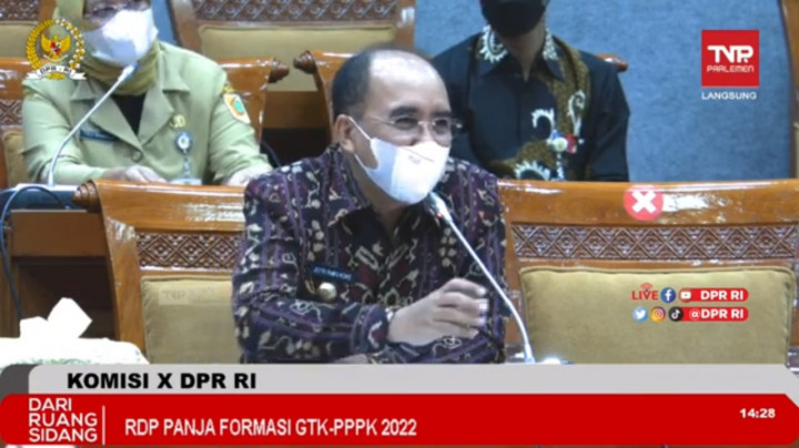 Guru Usia Tua Diusulkan Diprioritaskan Lulus PPPK