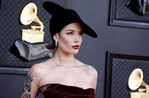 Enggak Enak Badan, Penyanyi Top Ini Pulang Duluan dari Grammy Awards 2022