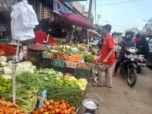 Harga Bahan Pokok di Tangsel Masih Tinggi