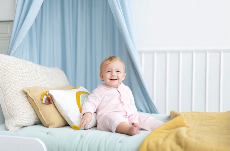 Untuk menciptakan suasana yang tenang di kamar bayi, faktor warna sangat penting. (Foto: Freepik)