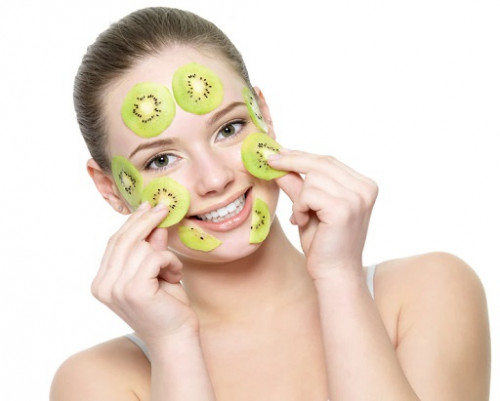 Antioksidan di kiwi akan membantu menenangkan kulit yang teriritasi. (Foto: Ilustrasi. Dok. Freepik.com)