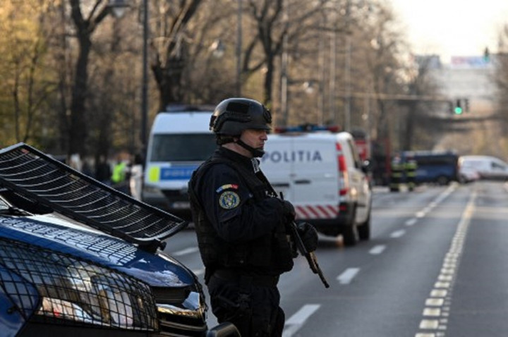 Seorang Pria Tewas Usai Tabrakkan Mobilnya ke Kedubes Rusia di Rumania