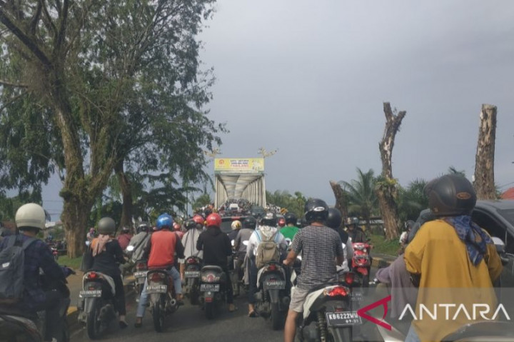 Atasi Kemacetan, Pembangunan Jembatan Paralel Kapuas Diminta Dipercepat