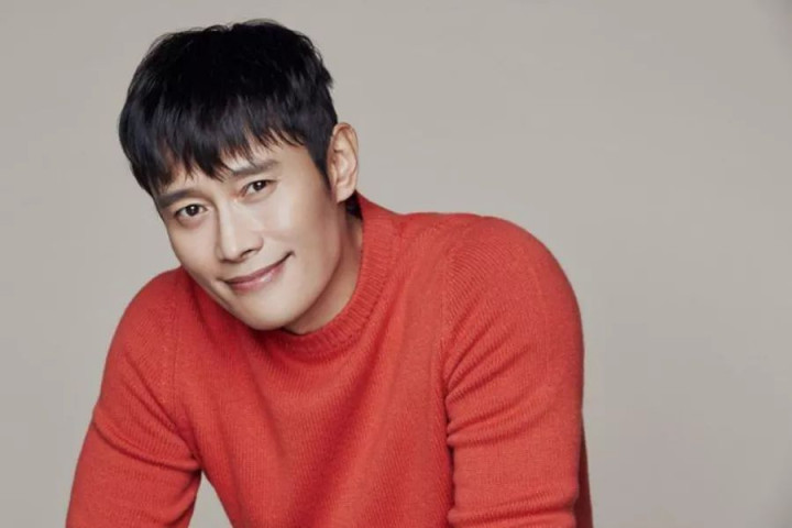 Lee Byung-hun Sempat Tertukar Karakter saat Baca Skenario Our Blues