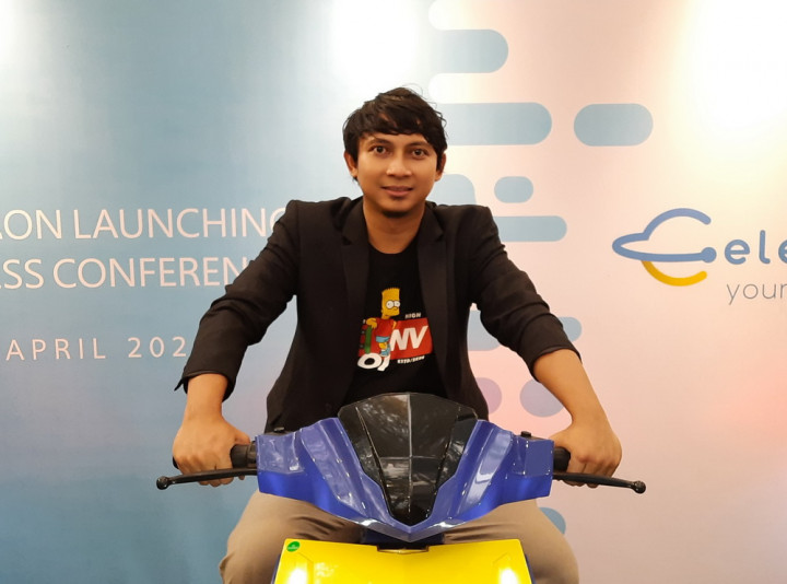 BBM Naik, Aden Bajaj Kembali Lirik Motor Listrik