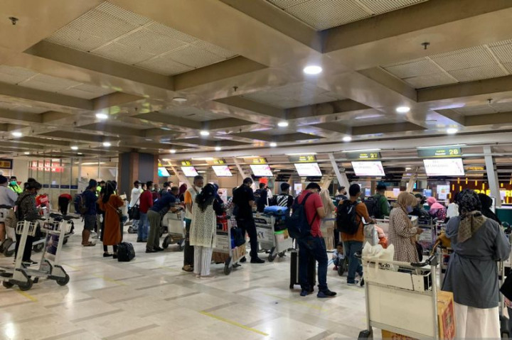 Bandara Sultan Hasanuddin Makassar Wajibkan Tes Antigen Penumpang Belum Divaksin Booster
