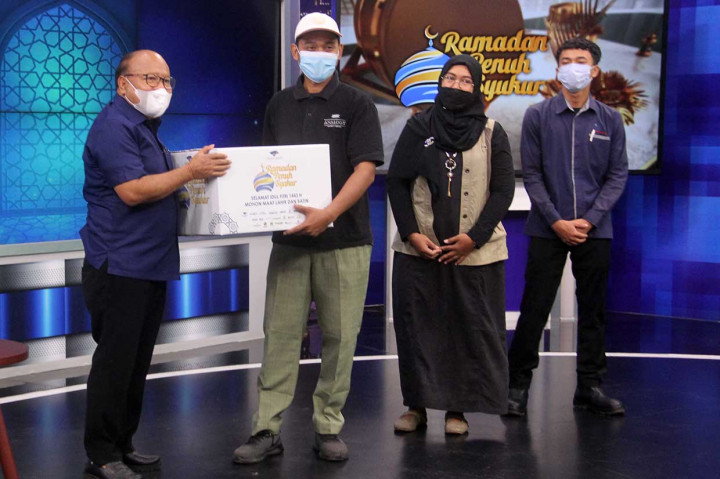 Media Group Kembali Bagikan 3.300 Parsel Lebaran untuk Karyawan