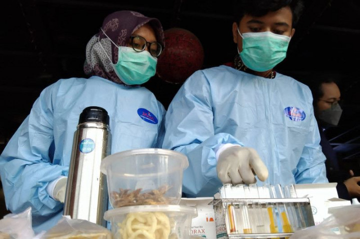 Petugas Temukan Kandungan Kimia Berbahaya dalam Takjil di Tulungagung