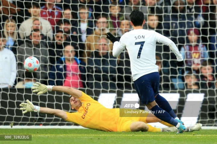 Hattrick Son Bantu Spurs Hancurkan Villa