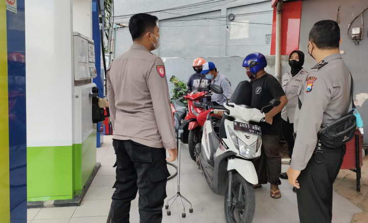 <i>Panic Buying</i> Sebabkan Stok Pertalite di Malang Cepat Habis