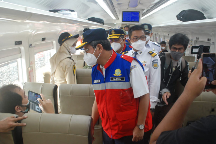 Kemenhub Pantau KA Pangrango di Hari Pertama Beroperasi