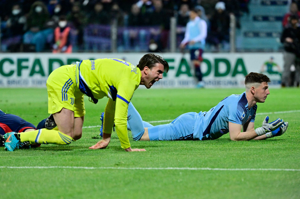 Momen Dusan Vlahovic Bawa Juventus Menang Atas Cagliari