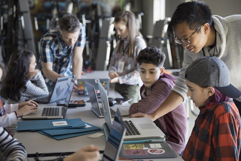 Upaya Mengenalkan Literasi Digital Sejak Usia Dini (Foto: ist)