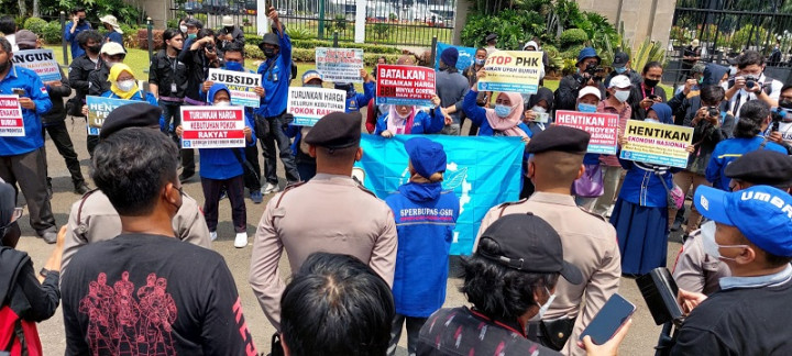 Nihil Mahasiswa, Aksi di DPR Dibuka Sekelompok Buruh