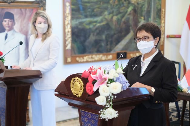 Indonesian, Canadian Foreign Ministers Discuss Ukraine, G20