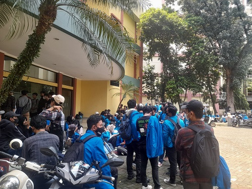 Mahasiswa UIN Demo Kenaikan Harga dan Penyelesaian Konflik Agraria