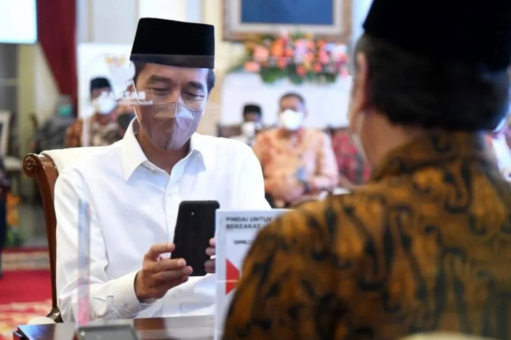 Momen Presiden dan Wapres Serahkan Zakat Lewat Baznas
