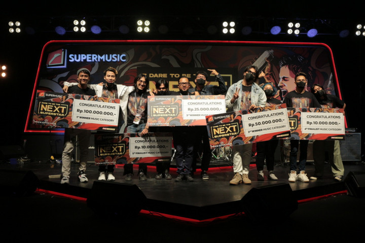 Musisi dan Seniman Muda Berbakat Pilihan Rekti Yoewono & Oom Leo