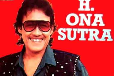 Penyanyi Dangdut Ona Sutra Meninggal Dunia