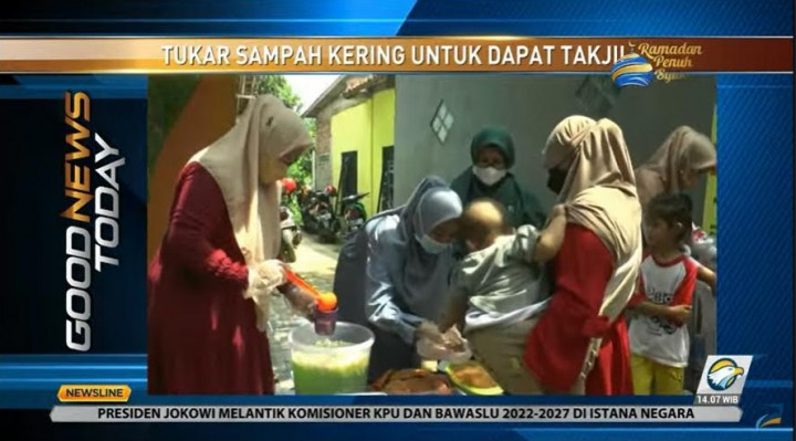 Cara Keren Warga Bojonggede Kelola Sampah: Tukar dengan Takjil