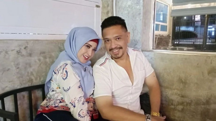 Ulang Tahun, Neng Wirdha Putri Elvy Sukaesih Beri Kejutan untuk Suami