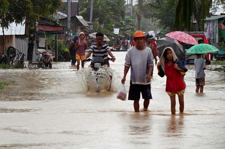 Pencarian Korban Longsor Filipina Terhambat Lumpur dan Hujan