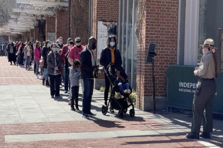 Kasus Covid-19 Naik, Philadelphia Kembali Terapkan Aturan Wajib Masker