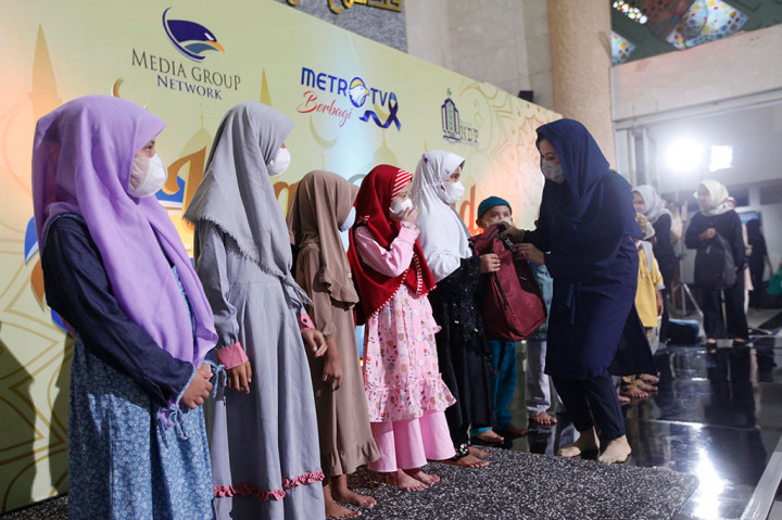 Foto: Iftar Ramadan di Masjid Nursiah Daud Paloh