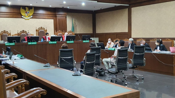 Hakim Tegur Jaksa Terkait Berkas Barang Bukti Kasus Teddy Tjokro