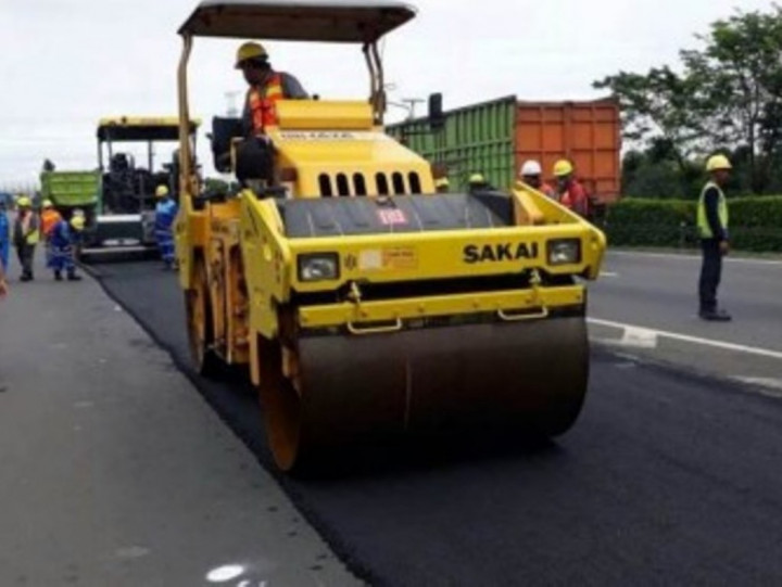 Chandra Asri Targetkan 100 Km Perjalanan Aspal Plastik hingga 2023
