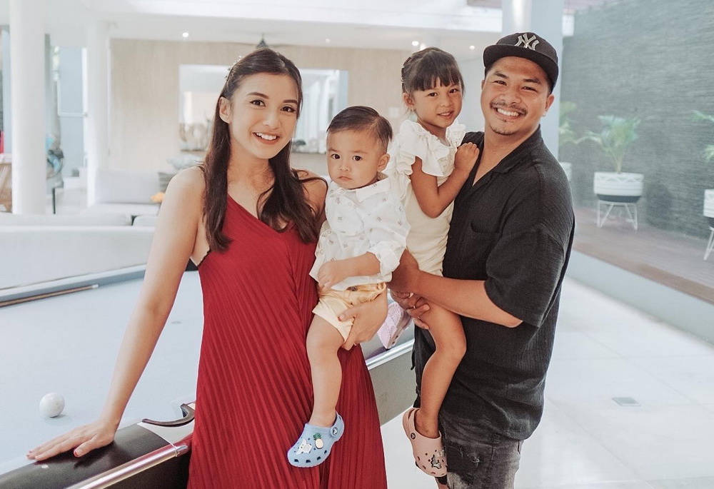 Chelsea Olivia dan keluarga (Foto: instagram)