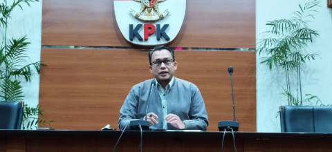 KPK Telusuri Aliran Uang Suap Hakim Itong