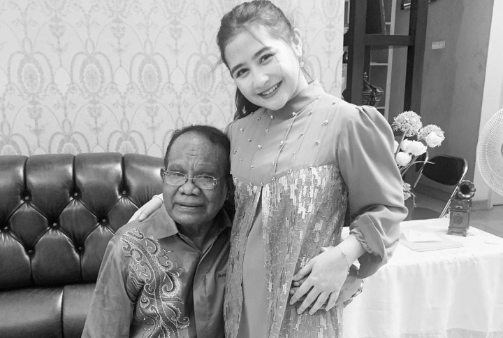 Innalillahi, Prilly Latuconsina Bagikan Kabar Duka