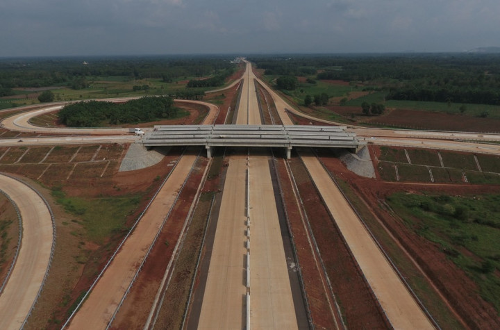 INA Teken Investasi Rp39 Triliun untuk Ruas Tol Trans Sumatra dan Jawa