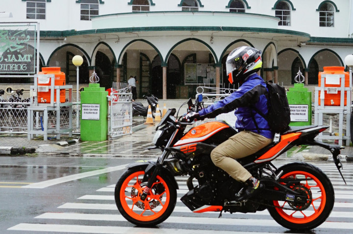 Tips Anti Lemes Riding Saat Puasa