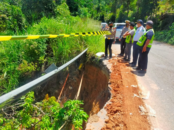 Demi Kenyamanan Mudik, Ditlantas Polda Sumut Cek Jalan Rusak di Payabungan
