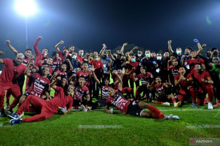 Bali United Pertahankan Bek Leo Tupamahu