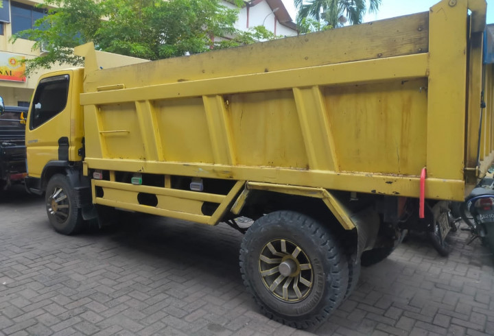 Polisi Amankan Truk Modifikasi Muatan 3 Ton Solar