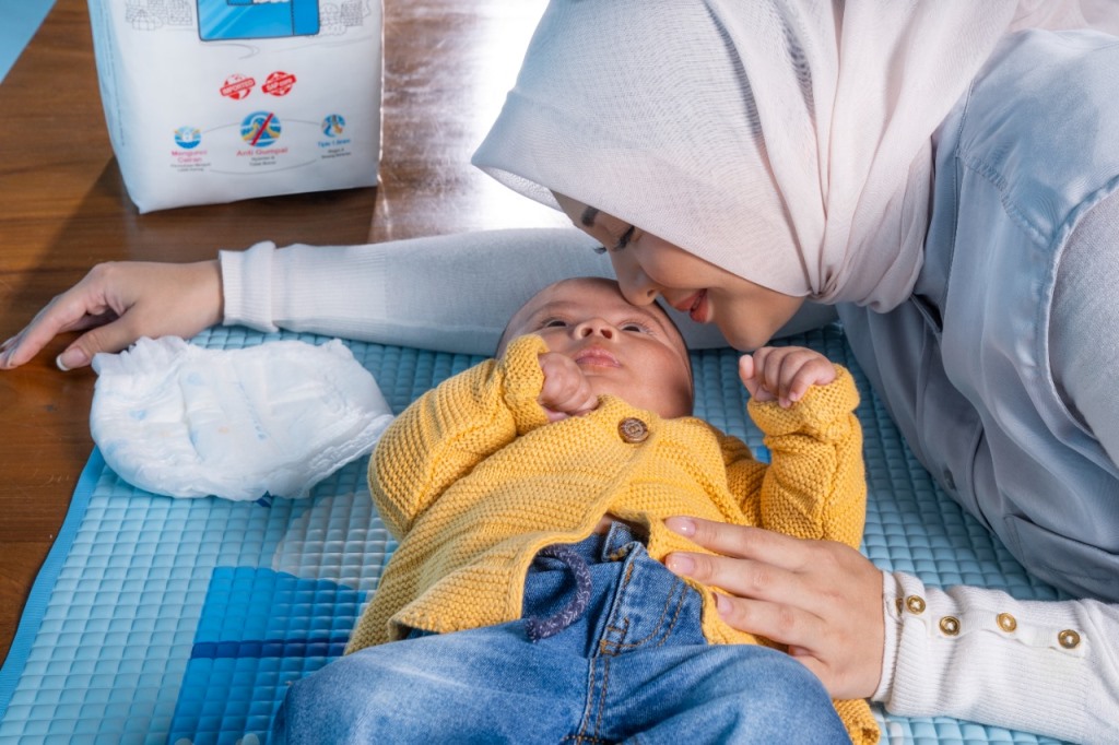 Kesha Ratuliu, public figure dan ibu dari Qwenzy. (Foto: Makuku)
