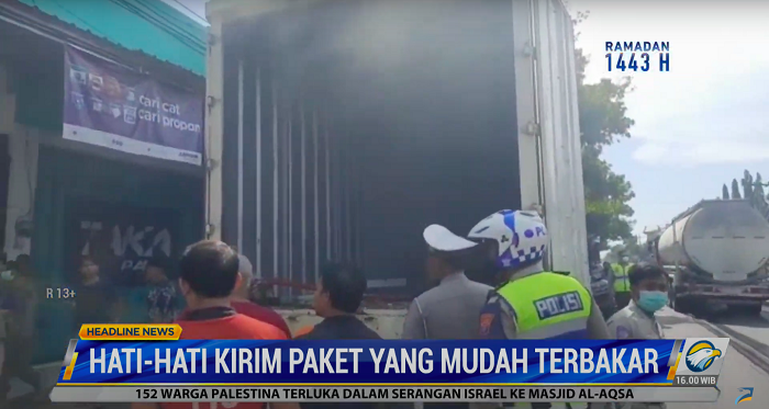 Boks Truk Ekspedisi Terbakar Akibat Paket Isi Barang Mudah Terbakar