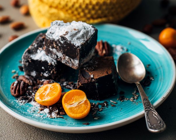 Asam Lambung Naik Setelah Buka Puasa? Hindari 4 Makanan Ini!