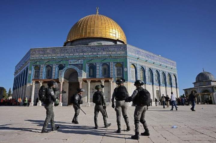 Pasukan Israel Kembali Masuk ke Al-Aqsa, Tahan Dua Tersangka Perusakan