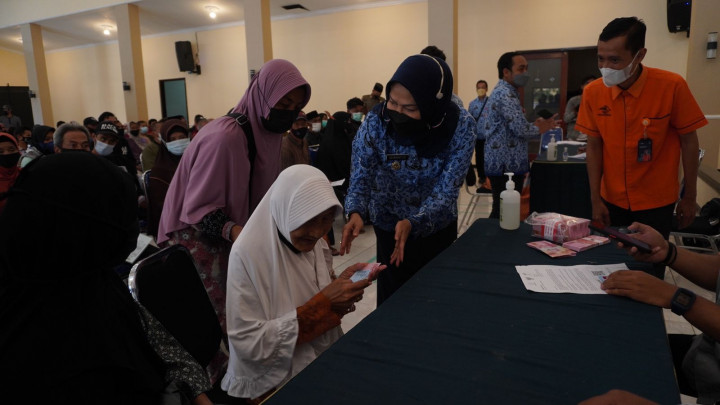 8.960 Keluarga di Batu Dapat BLT Minyak Goreng