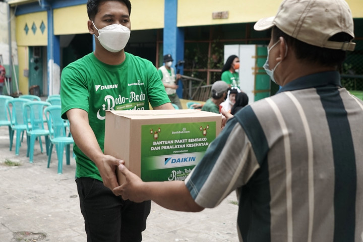 Gandeng BenihBaik, Daikin Gelar Aksi Sosial Roda-Roda Ramadan di Seluruh Kantor Cabang